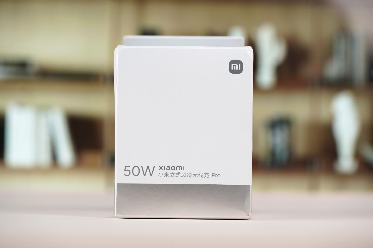 Trải nghiệm sạc không dây có quạt làm mát Xiaomi 50W Pro, giá chỉ hơn ...